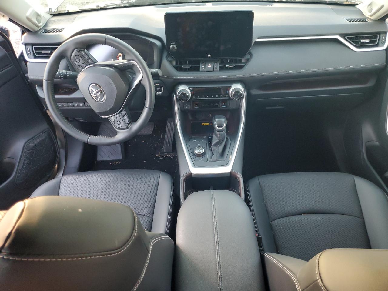 Toyota RAV4 Limited Image 5