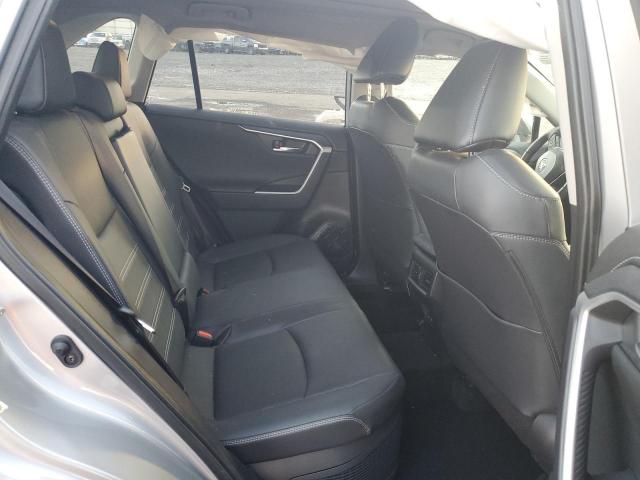 Toyota RAV4 Limited Image 8