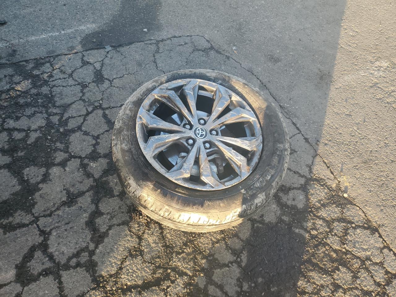 Toyota RAV4 Limited Image 10