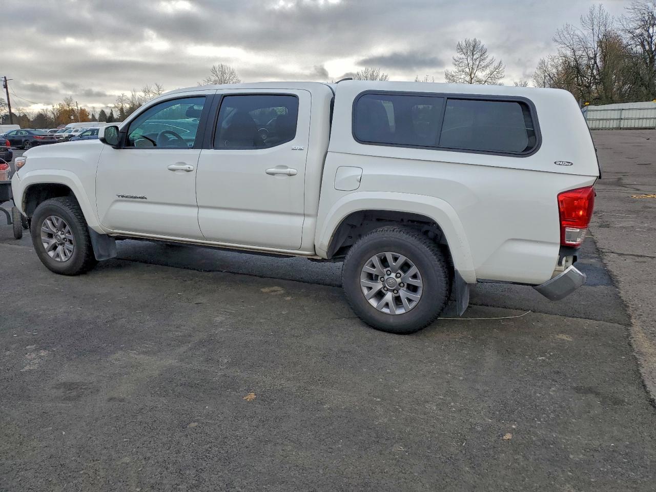 Toyota Tacoma Double Cab Image 2