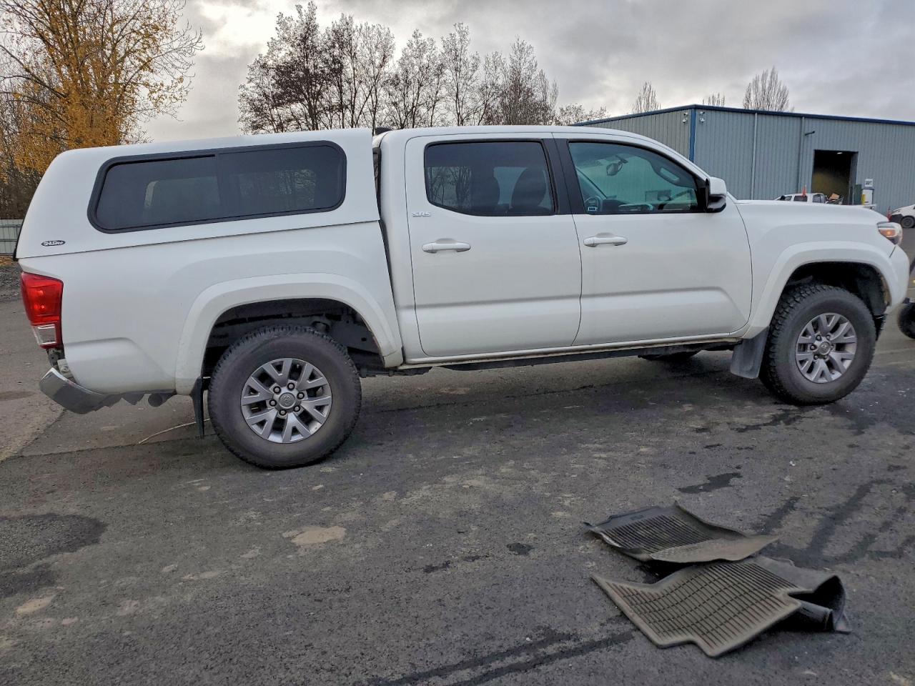 Toyota Tacoma Double Cab Image 9