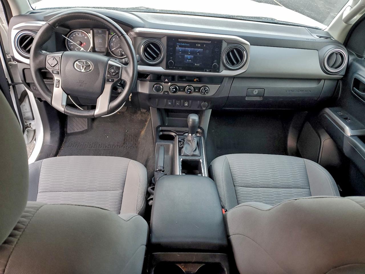 Toyota Tacoma Double Cab Image 6