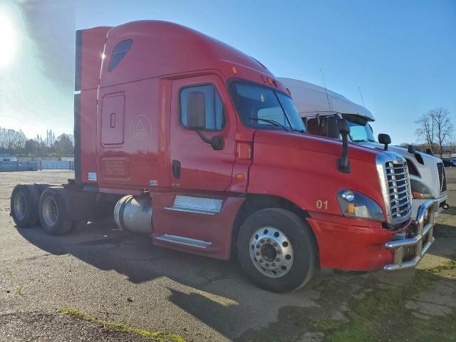  Salvage Freightliner Cascadia 1