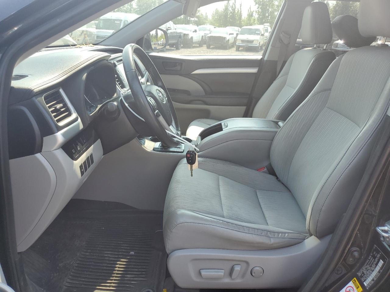 Toyota Highlander Le Image 10