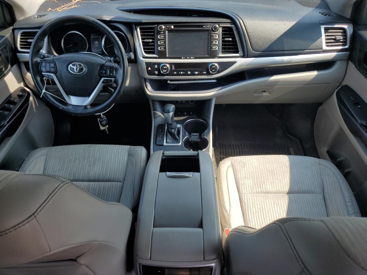 Toyota Highlander Le Image 7