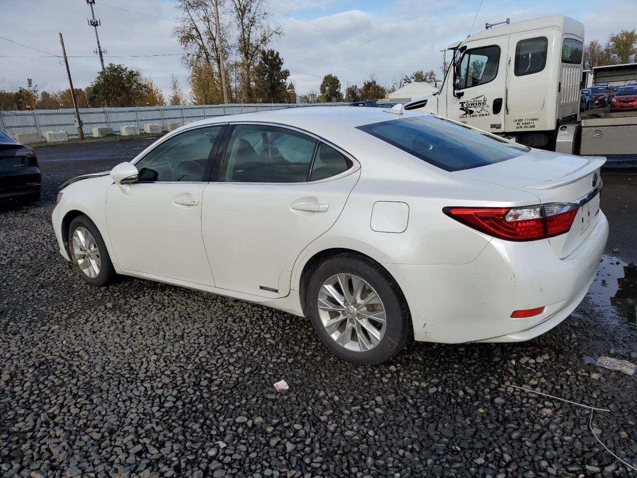 Lexus Es 300h Image 8