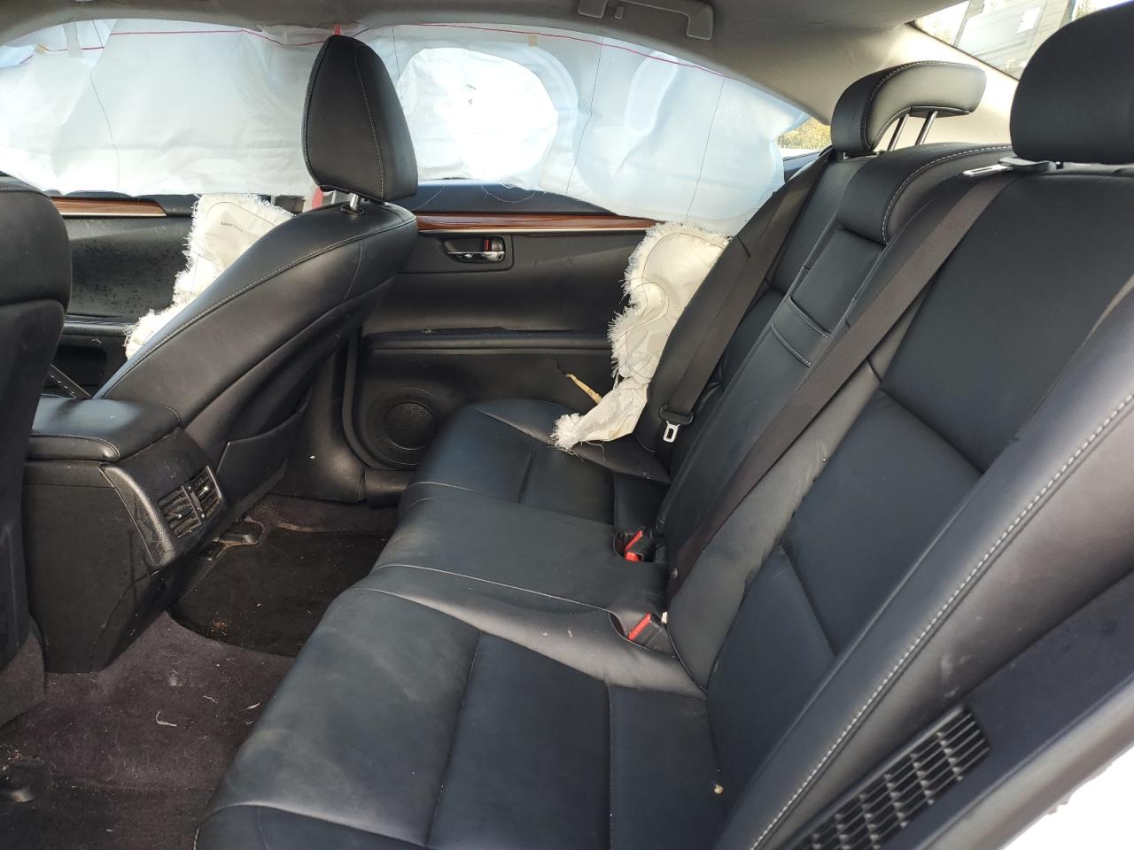 Lexus Es 300h Image 2