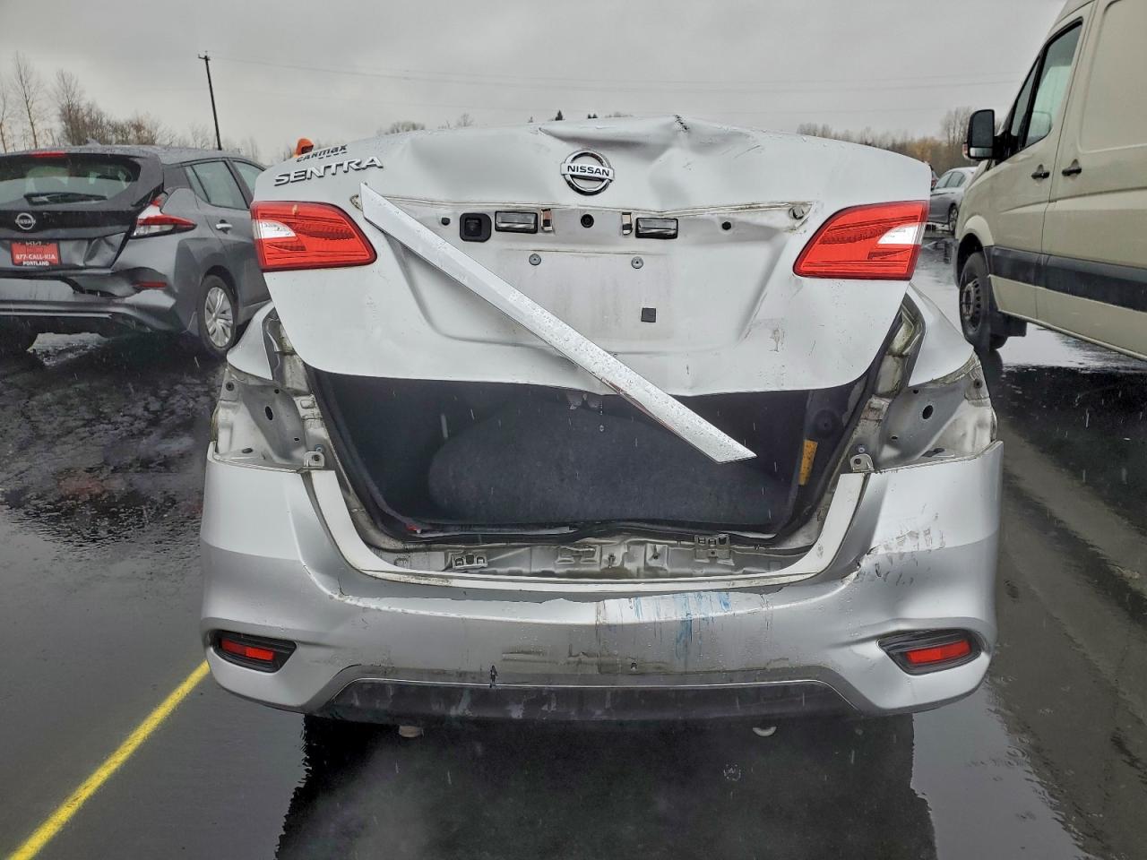 Nissan Sentra S Image 6