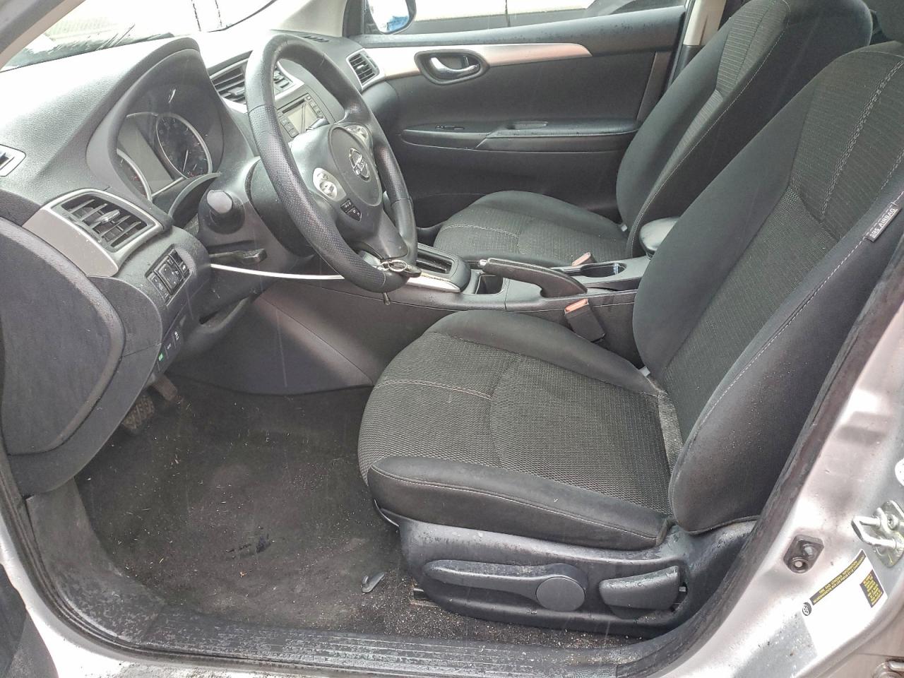 Nissan Sentra S Image 7