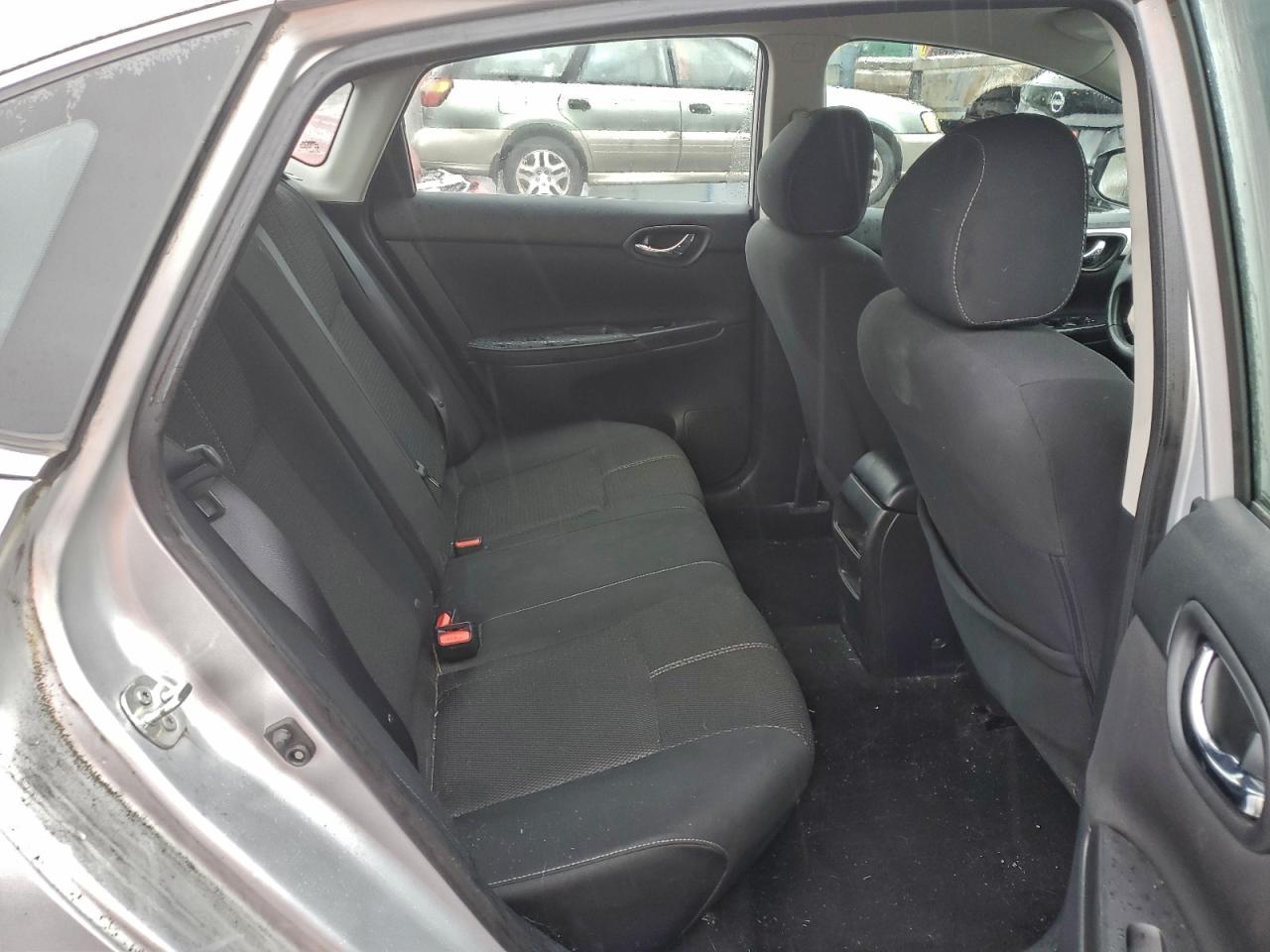 Nissan Sentra S Image 8