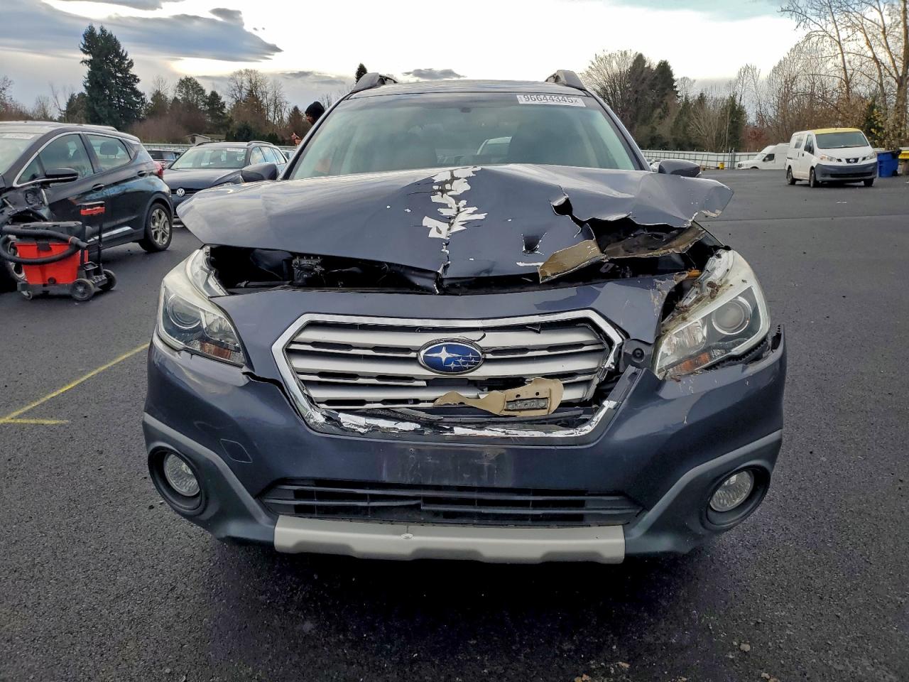 Subaru Outback 2.5i Limited Image 8