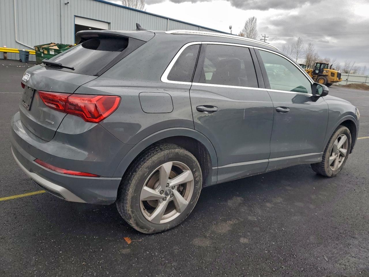 Audi Q3 Premium Image 5