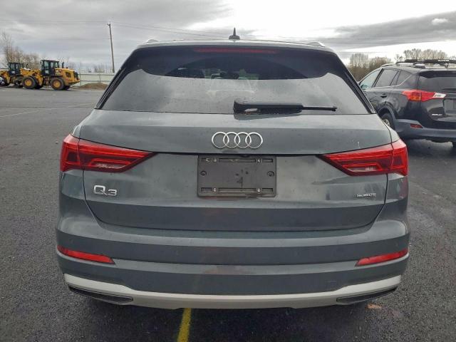 Audi Q3 Premium Image 7
