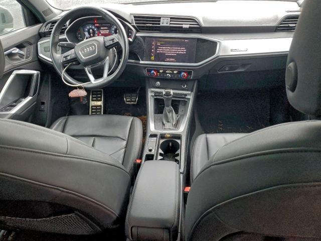 Audi Q3 Premium Image 10