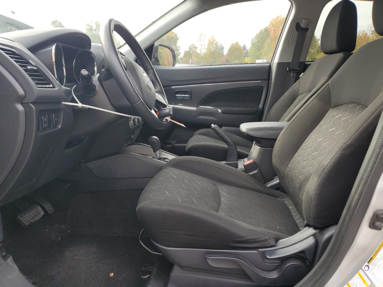 Mitsubishi Outlander Es Image 3