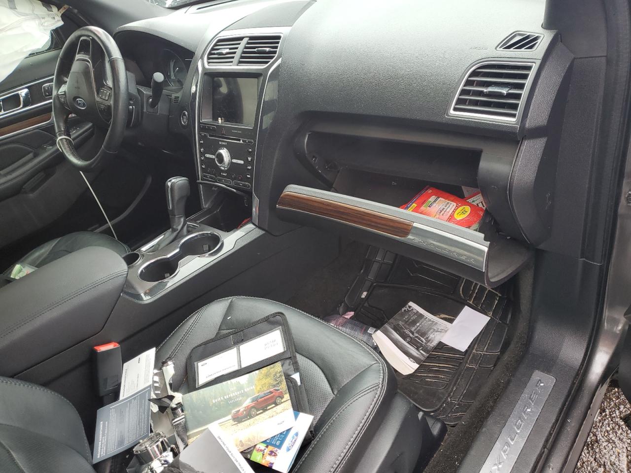 Ford Explorer Limited Image 9