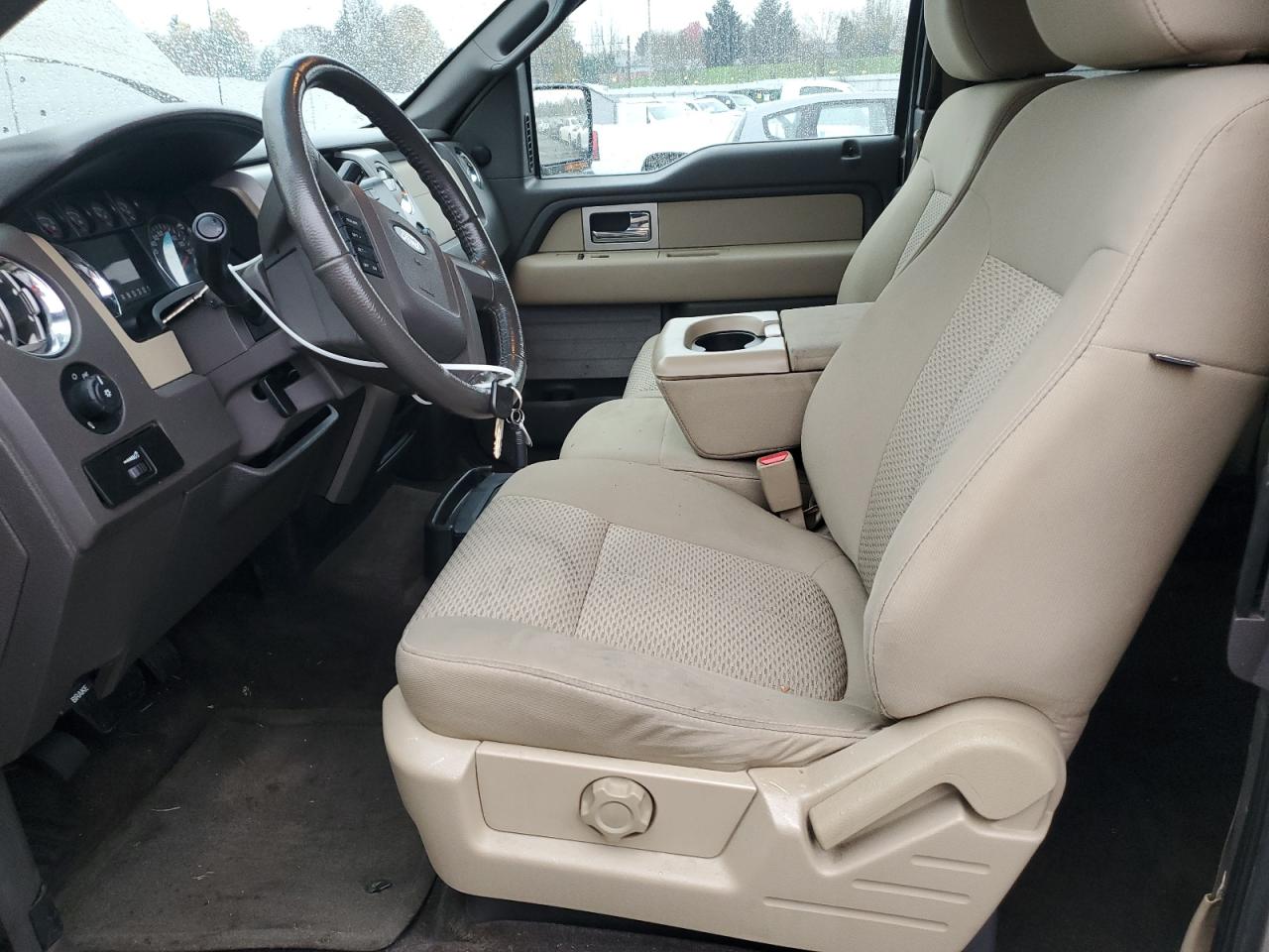 Ford F-150 Super Cab Image 6