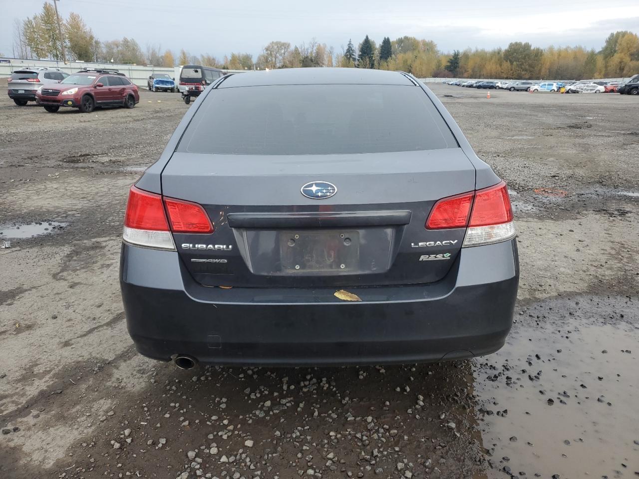 Subaru Legacy 2.5i Premium Image 4