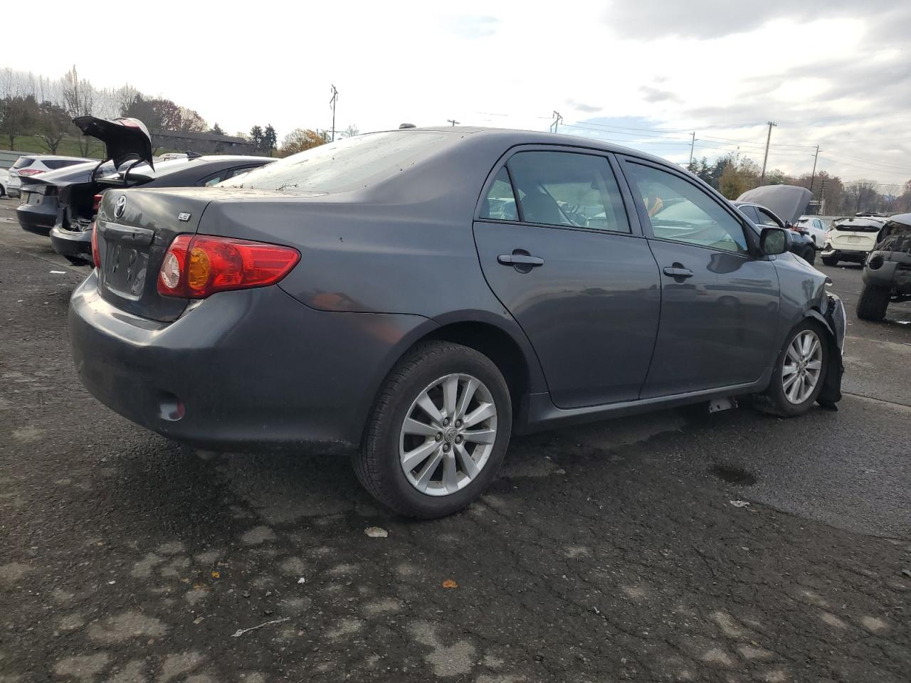 Toyota Corolla Base Image 7