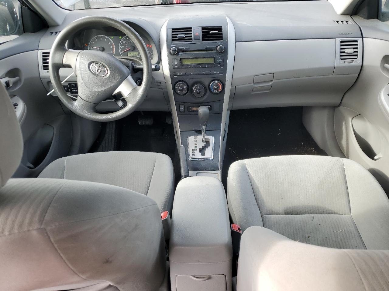 Toyota Corolla Base Image 12