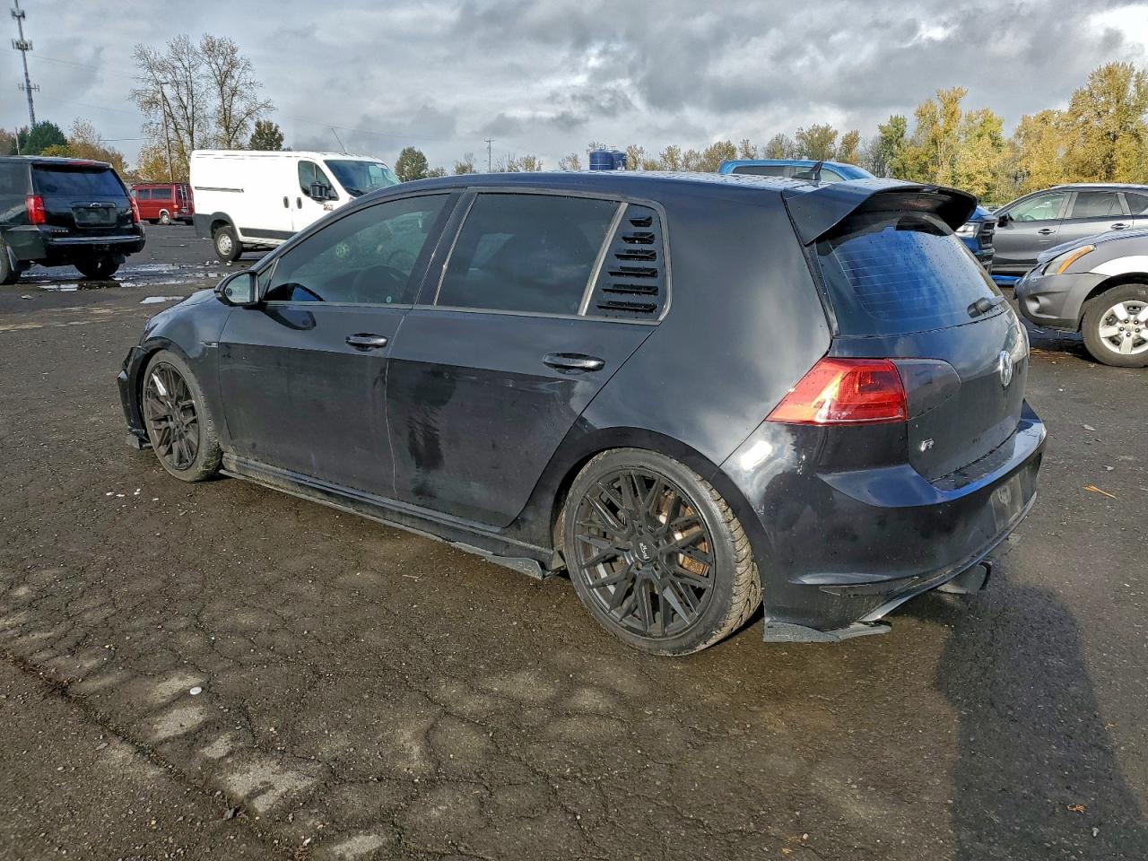 Volkswagen Golf Image 8