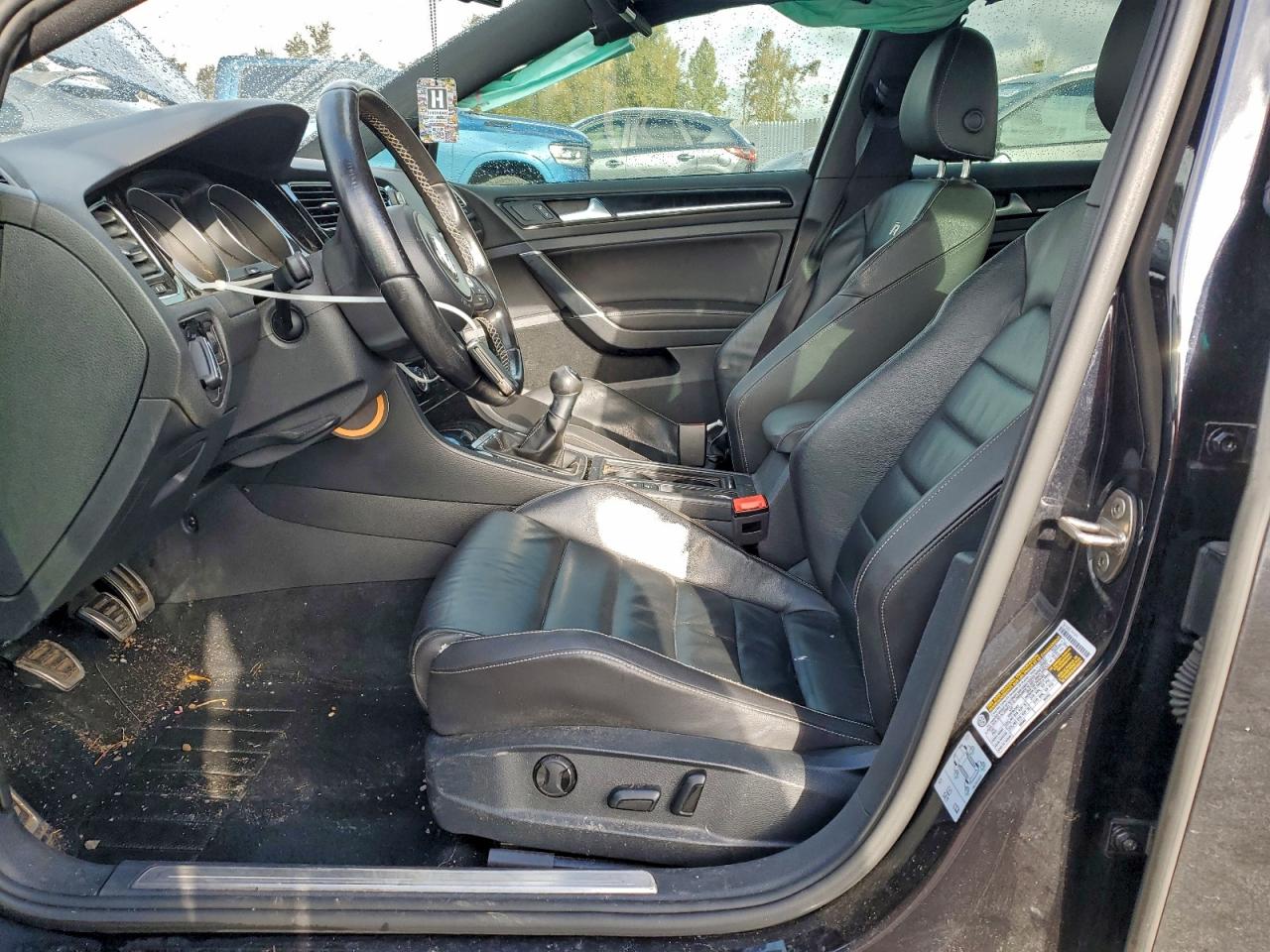 Volkswagen Golf Image 12