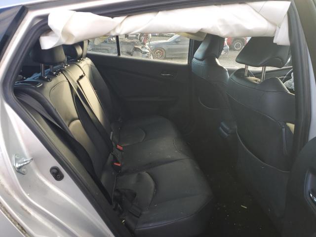 Toyota Prius Image 12