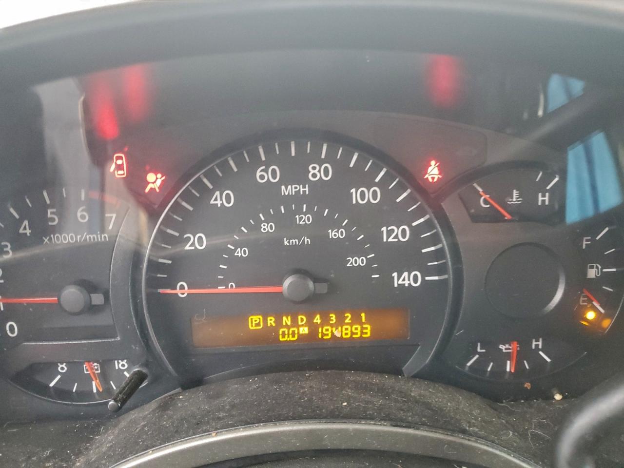 Nissan Titan Xe Image 10