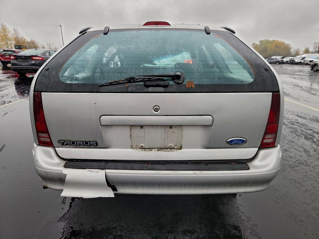 Ford Taurus Gl Image 10