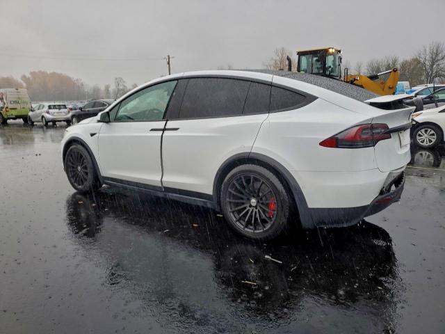 Tesla Model X Image 8
