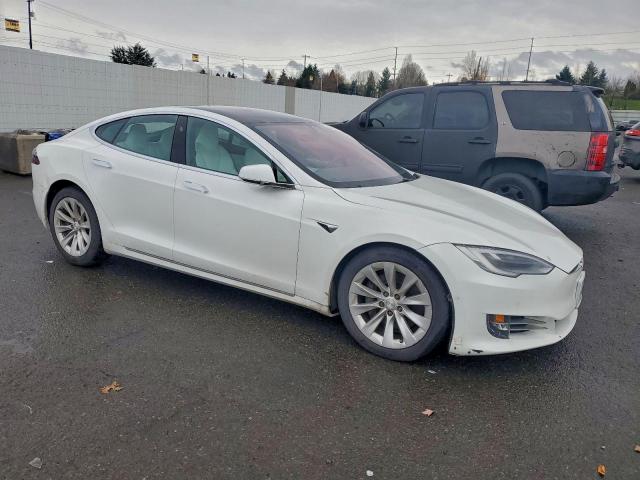 Tesla Model S Image 8