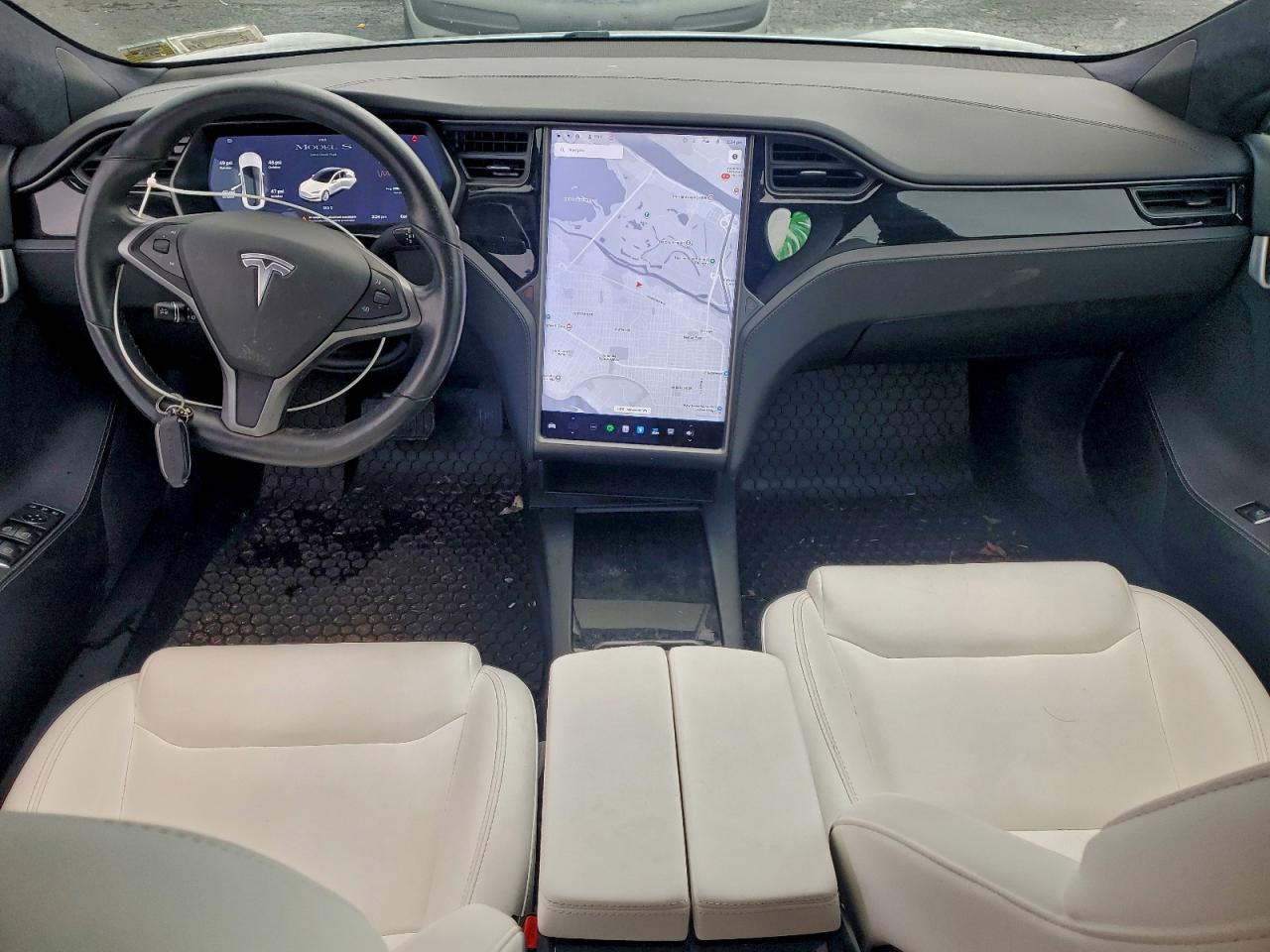 Tesla Model S Image 12