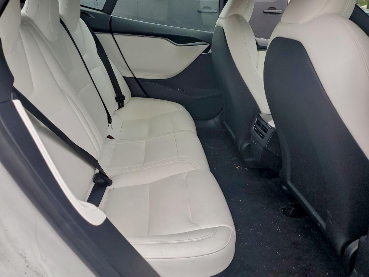 Tesla Model S Image 10