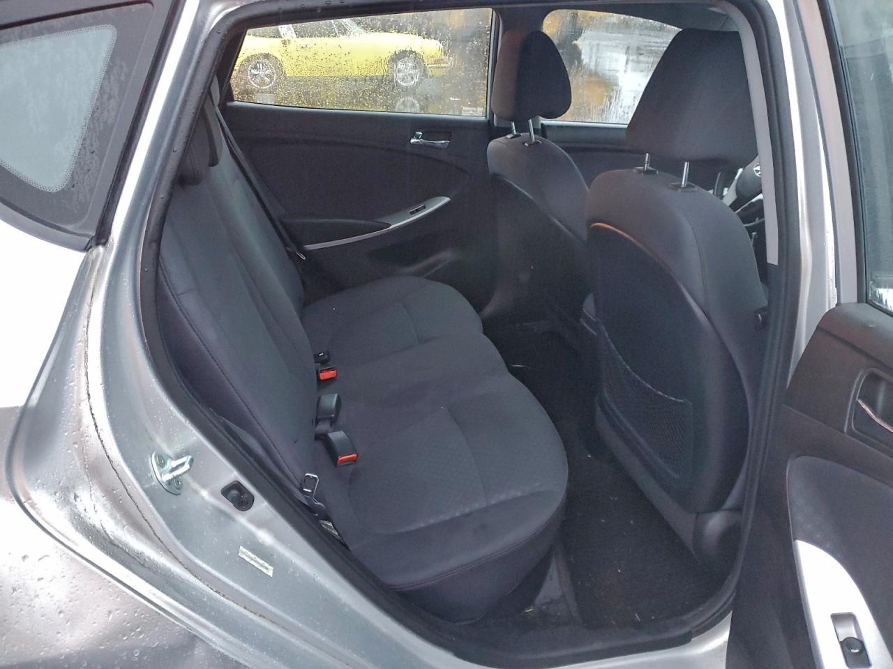 Hyundai ACCENT Gls Image 9