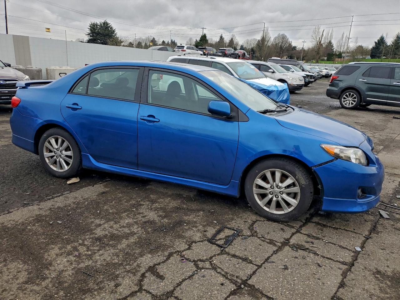 Toyota Corolla Base Image 11