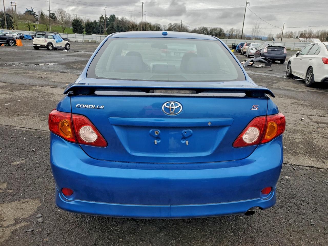 Toyota Corolla Base Image 3