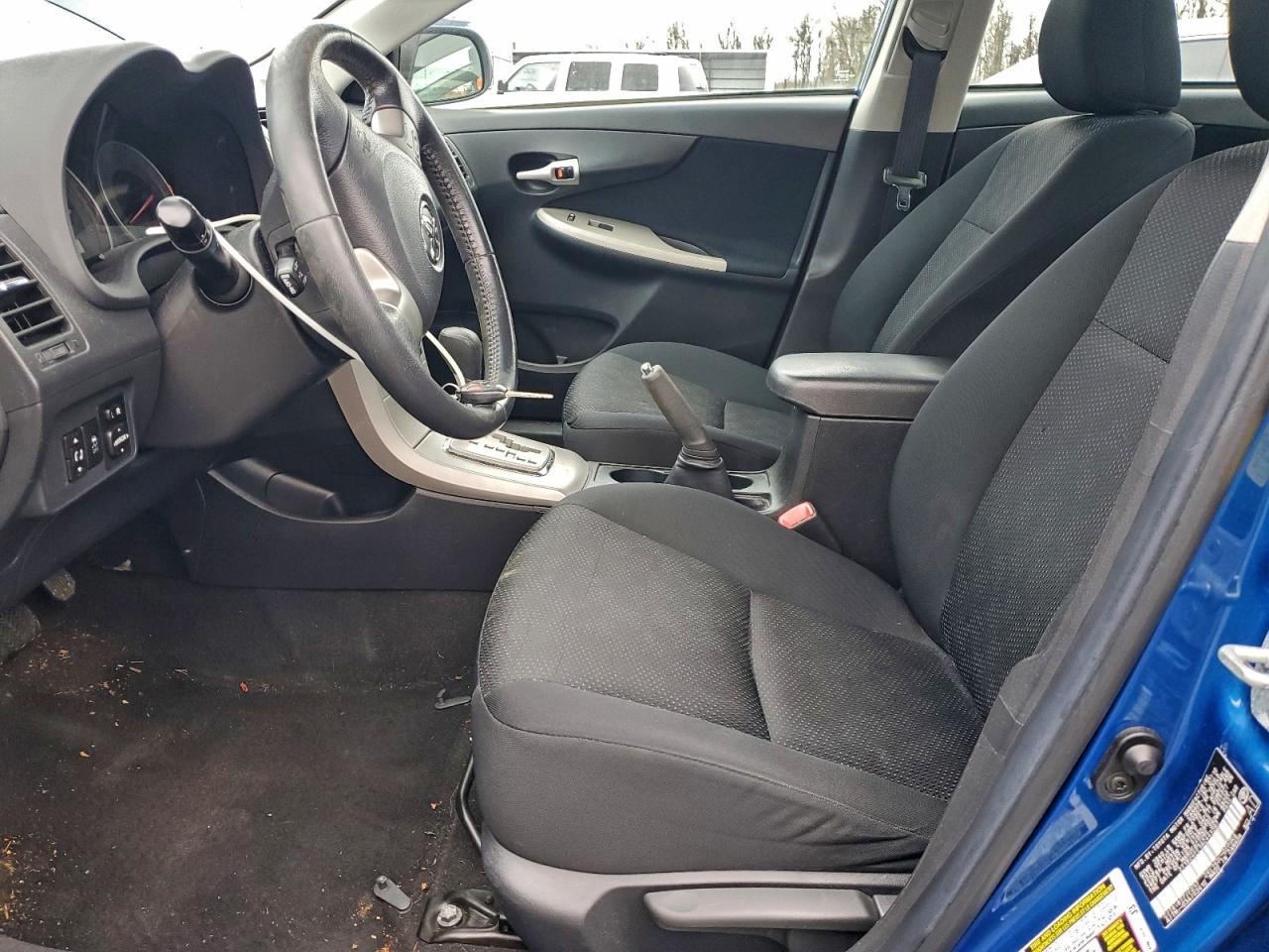 Toyota Corolla Base Image 5