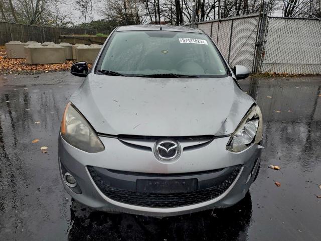 Mazda 2 Image 8