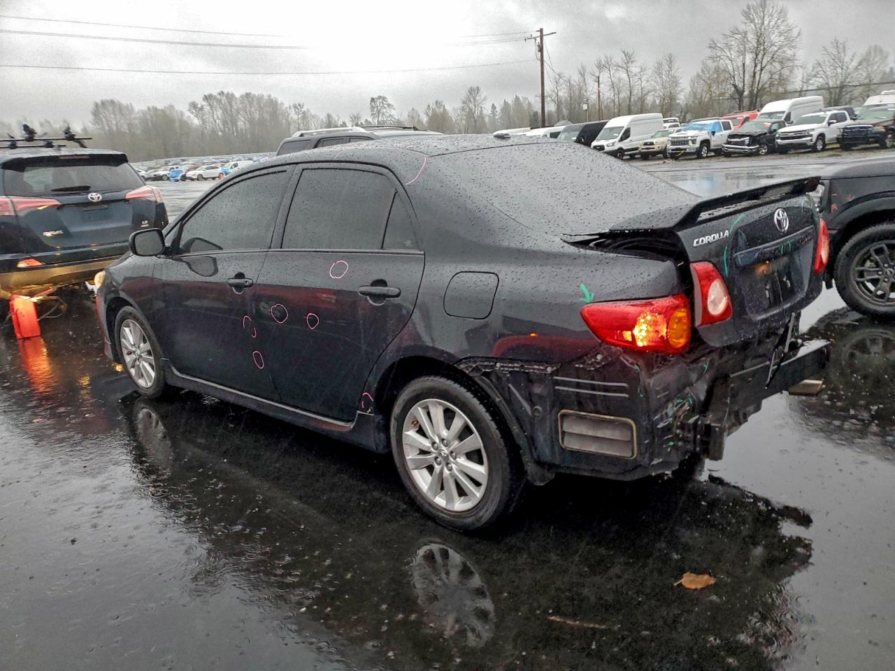 Toyota Corolla Base Image 11