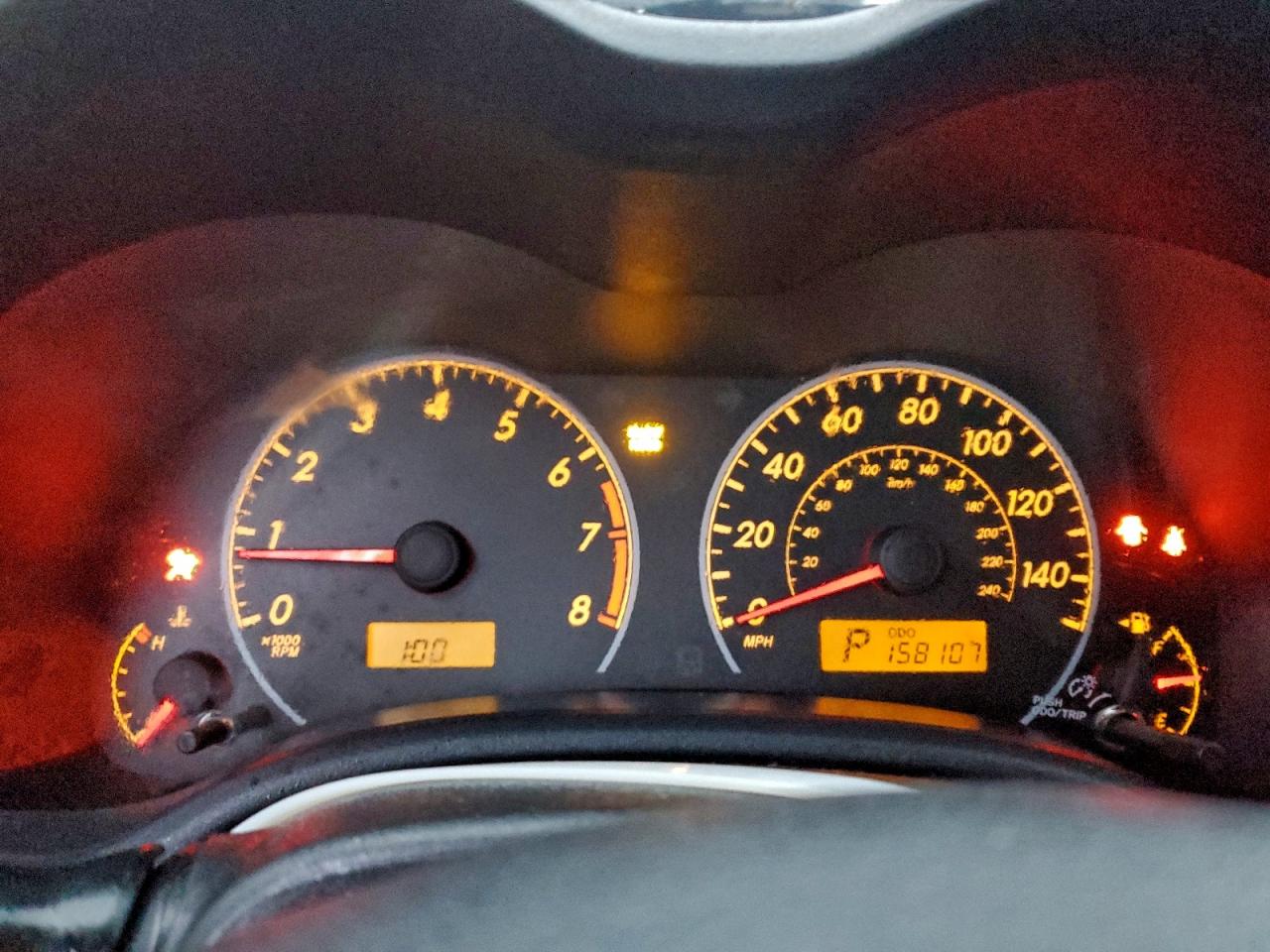 Toyota Corolla Base Image 9