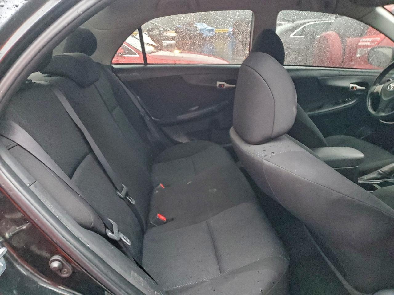 Toyota Corolla Base Image 3