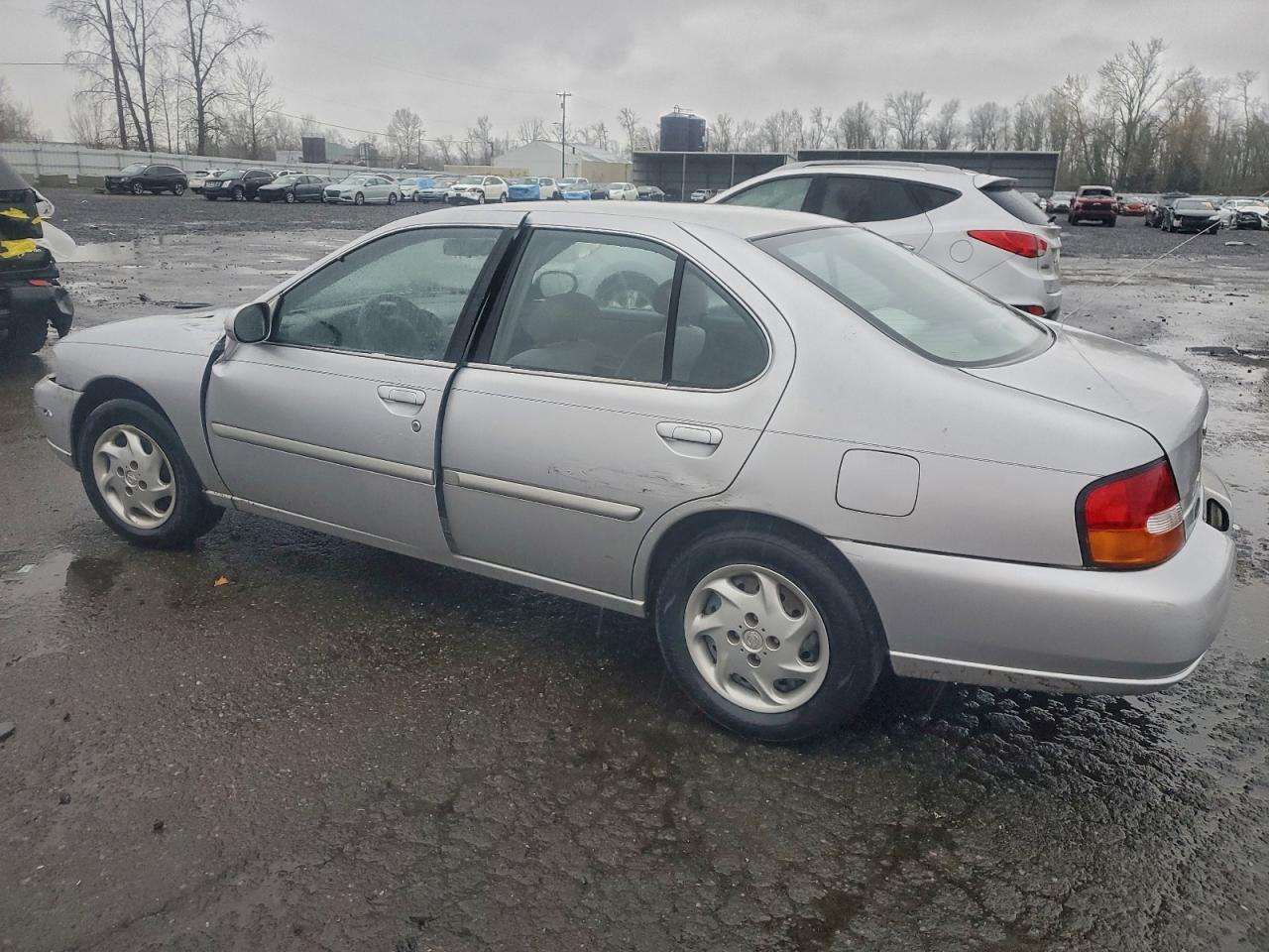 Nissan Altima Xe Image 6