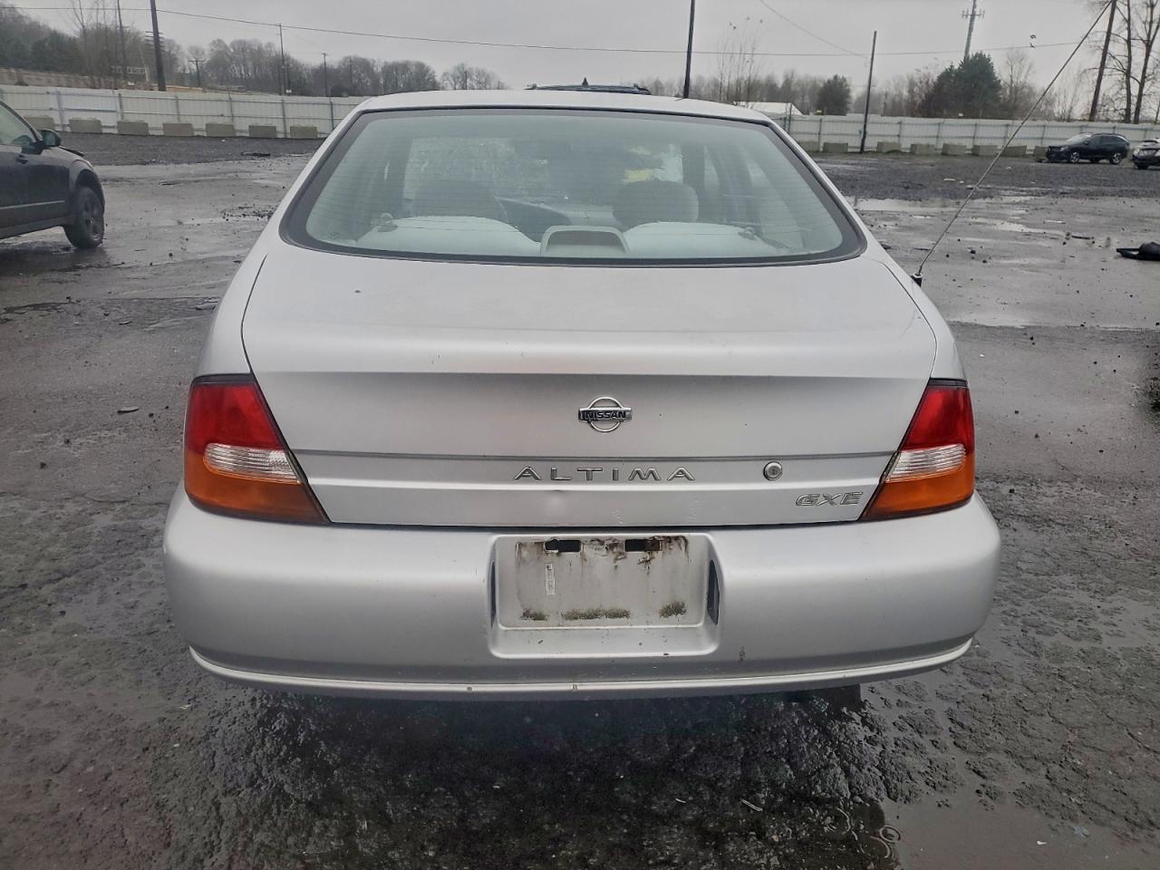Nissan Altima Xe Image 8