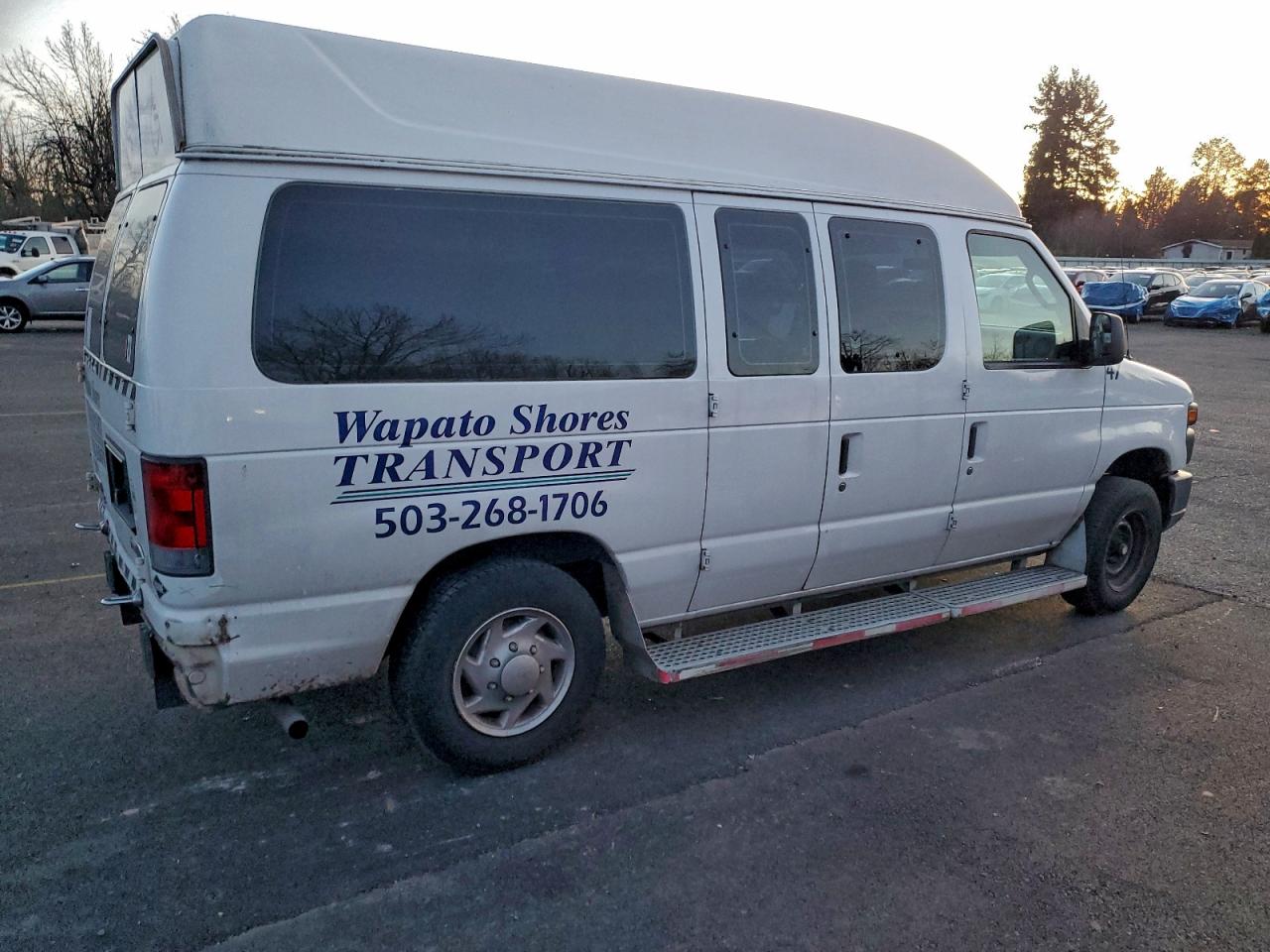 Ford E-150 E150 Van Image 12