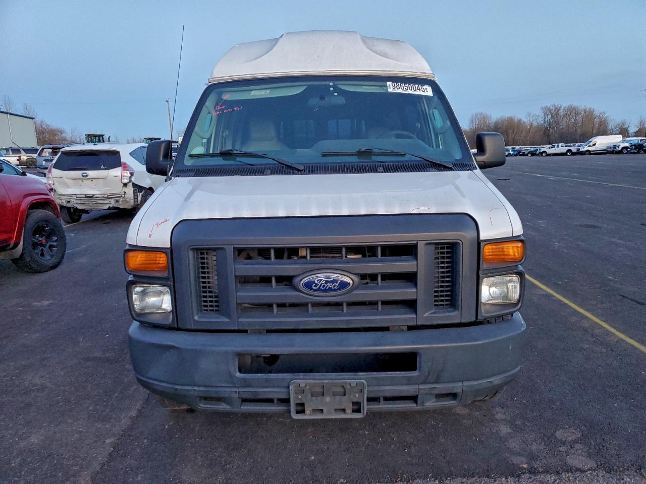 Ford E-150 E150 Van Image 4