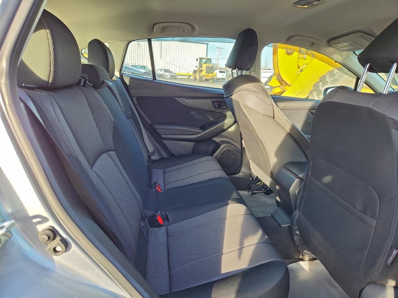 Subaru Impreza Premium Image 6