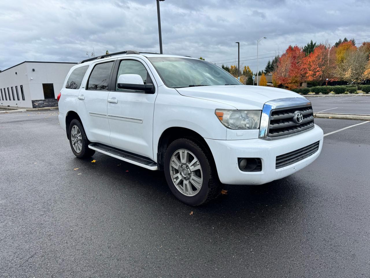Toyota Sequoia Sr5 Image 11
