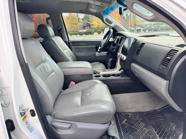 Toyota Sequoia Sr5 Image 8