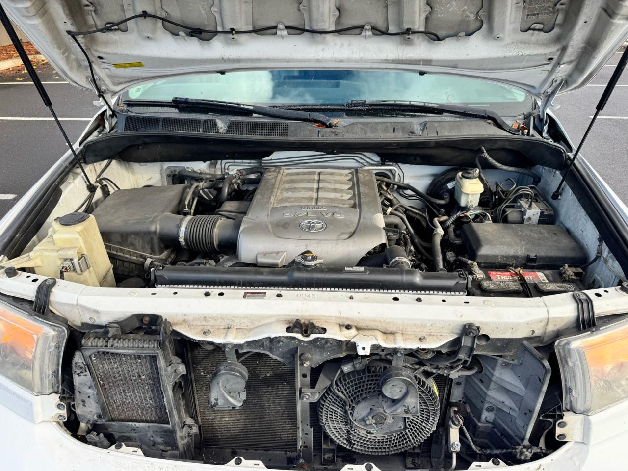 Toyota Sequoia Sr5 Image 9