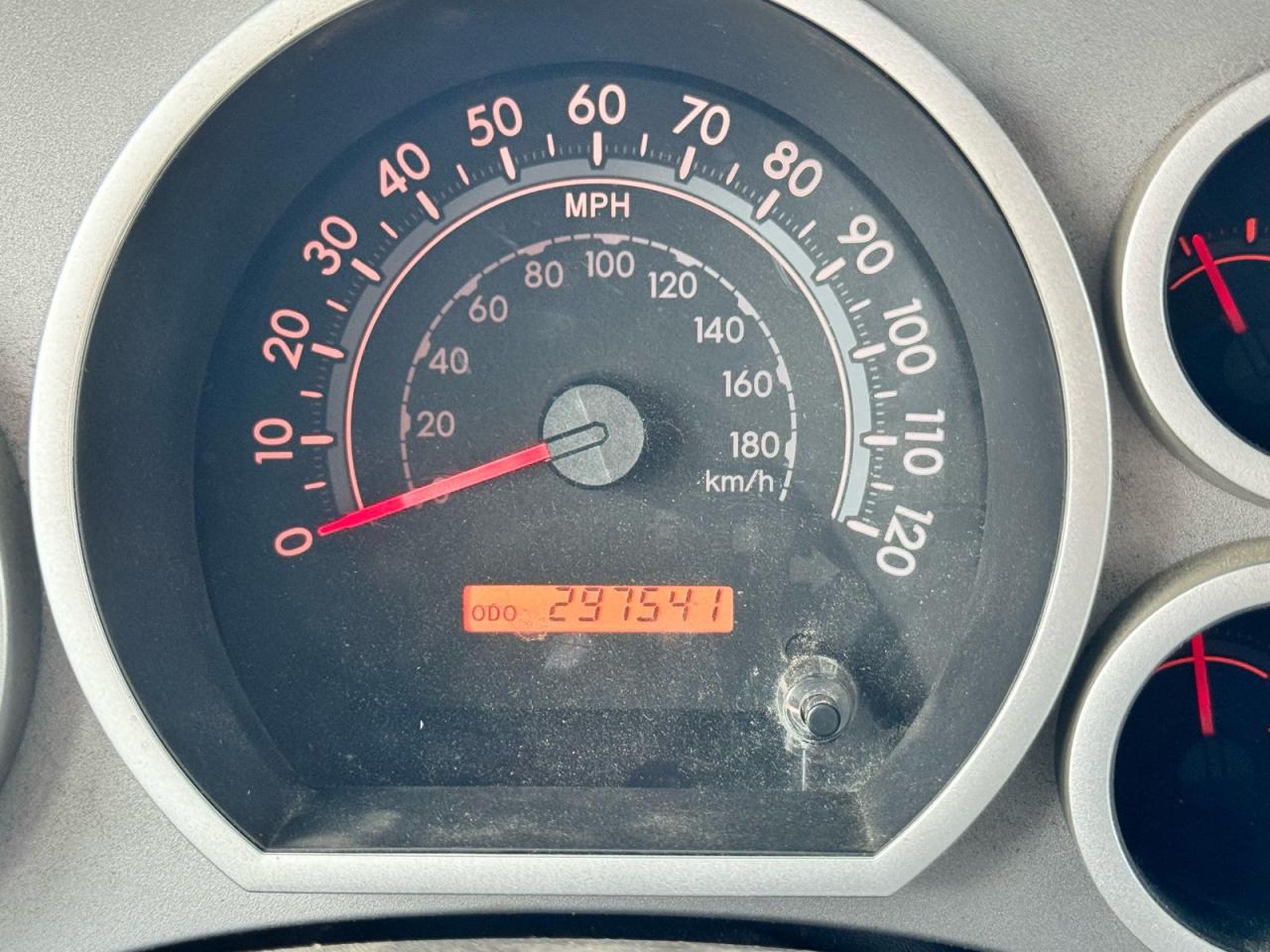 Toyota Sequoia Sr5 Image 2